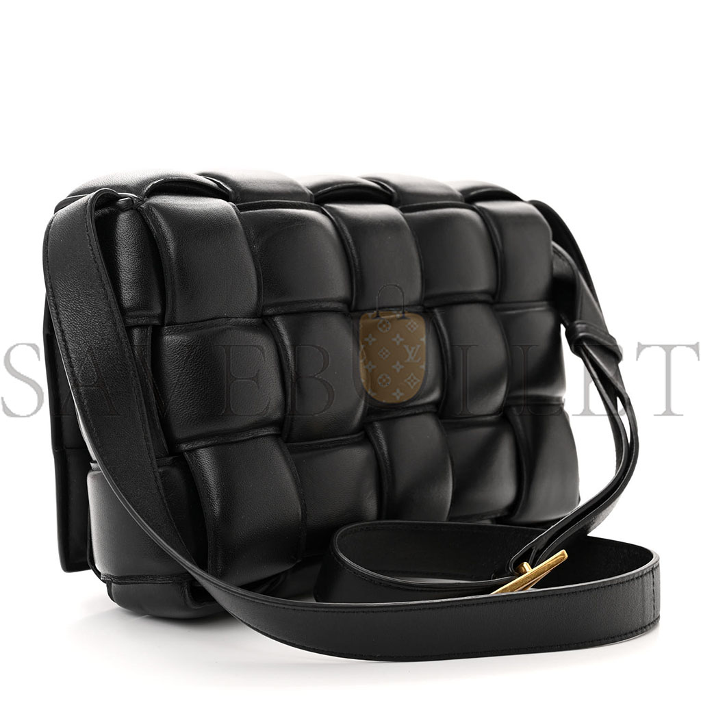 bo*te*ga Ve*ne*ta nappa maxi intrecciato padded cassette crossbody bag black (26*18*8cm)